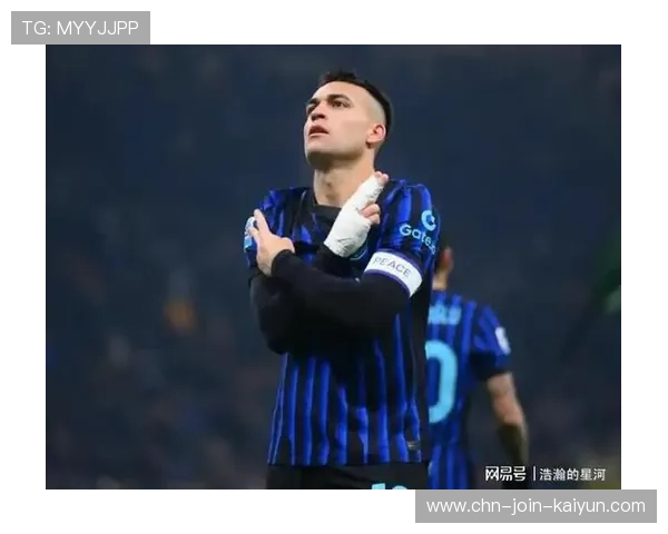 泽林斯基接劳塔罗回敲，禁区弧顶轰入世界波