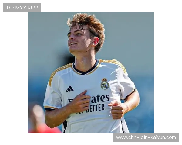 皇马贝林厄姆高位压迫断球后抽射，展现未来中场核心风采